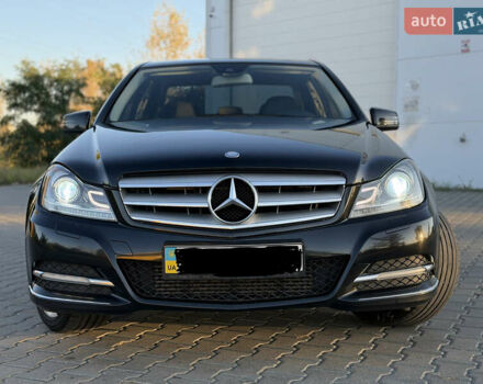 Мерседес Ц-Класс 2011 в Киеве на Automoto.ua Черный Мерседес Ц-Класс, объемом двигателя 1.8 л и пробегом 147 тыс. км за 12000 $, фото 7 на Automoto.ua