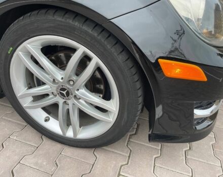 Черный Мерседес Ц-Класс, объемом двигателя 3 л и пробегом 105 тыс. км за 13400 $, фото 14 на Automoto.ua