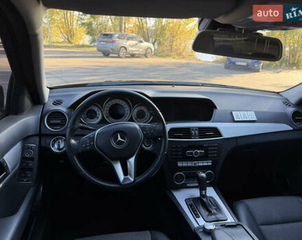 Мерседес Ц-Класс 2011 в Киеве на Automoto.ua Черный Мерседес Ц-Класс, объемом двигателя 1.8 л и пробегом 147 тыс. км за 12000 $, фото 20 на Automoto.ua