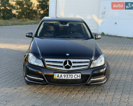Мерседес Ц-Класс 2011 в Киеве на Automoto.ua Черный Мерседес Ц-Класс, объемом двигателя 1.8 л и пробегом 147 тыс. км за 12000 $, фото 9 на Automoto.ua