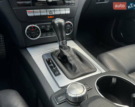 Чорний Мерседес Ц-Клас, об'ємом двигуна 3 л та пробігом 314 тис. км за 9900 $, фото 23 на Automoto.ua