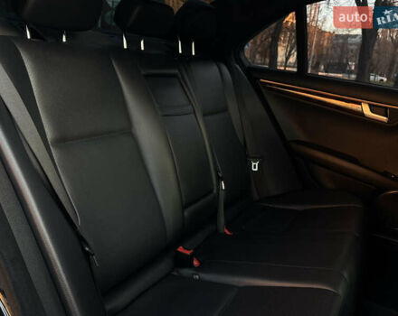 Чорний Мерседес Ц-Клас, об'ємом двигуна 1.8 л та пробігом 176 тис. км за 11999 $, фото 21 на Automoto.ua