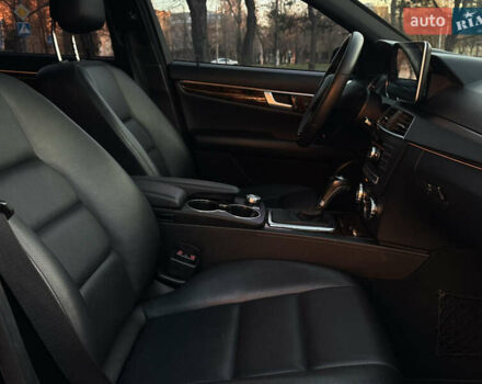 Чорний Мерседес Ц-Клас, об'ємом двигуна 1.8 л та пробігом 176 тис. км за 11999 $, фото 19 на Automoto.ua