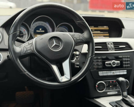 Черный Мерседес Ц-Класс, объемом двигателя 1.8 л и пробегом 147 тыс. км за 11950 $, фото 9 на Automoto.ua