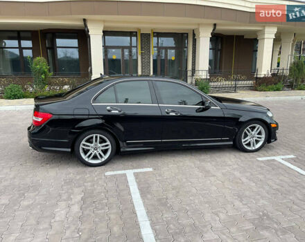 Чорний Мерседес Ц-Клас, об'ємом двигуна 3 л та пробігом 105 тис. км за 13000 $, фото 7 на Automoto.ua