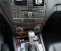 Черный Мерседес Ц-Класс, объемом двигателя 3 л и пробегом 262 тыс. км за 12600 $, фото 19 на Automoto.ua