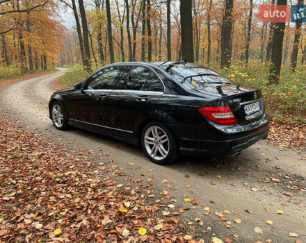 Черный Мерседес Ц-Класс, объемом двигателя 3 л и пробегом 105 тыс. км за 11555 $, фото 6 на Automoto.ua