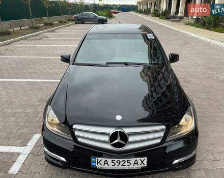 Черный Мерседес Ц-Класс, объемом двигателя 3 л и пробегом 105 тыс. км за 12000 $, фото 13 на Automoto.ua