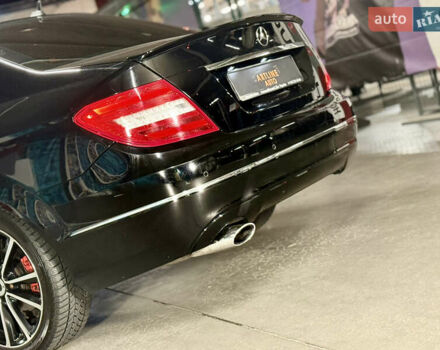 Чорний Мерседес Ц-Клас, об'ємом двигуна 1.8 л та пробігом 280 тис. км за 11999 $, фото 17 на Automoto.ua