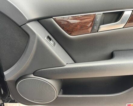 Черный Мерседес Ц-Класс, объемом двигателя 3 л и пробегом 105 тыс. км за 13400 $, фото 17 на Automoto.ua