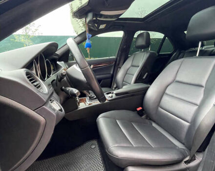 Чорний Мерседес Ц-Клас, об'ємом двигуна 3 л та пробігом 105 тис. км за 13000 $, фото 58 на Automoto.ua