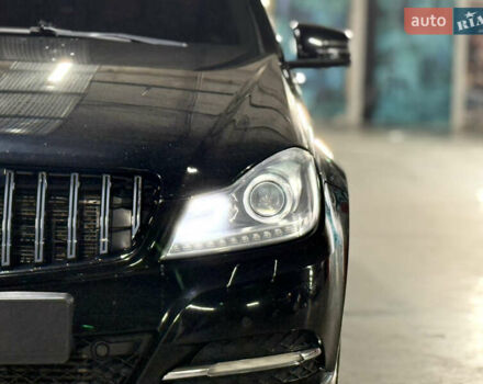 Чорний Мерседес Ц-Клас, об'ємом двигуна 1.8 л та пробігом 280 тис. км за 11999 $, фото 23 на Automoto.ua