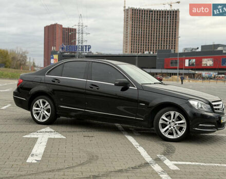 Черный Мерседес Ц-Класс, объемом двигателя 1.8 л и пробегом 147 тыс. км за 11950 $, фото 2 на Automoto.ua