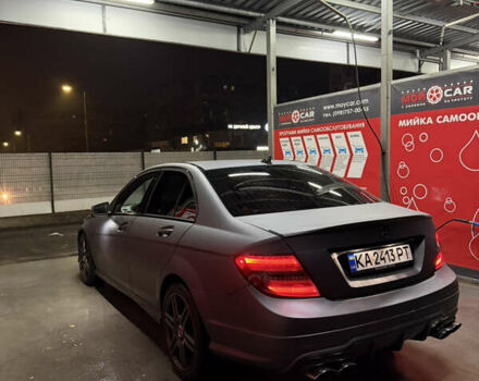 Черный Мерседес Ц-Класс, объемом двигателя 3 л и пробегом 314 тыс. км за 10500 $, фото 3 на Automoto.ua