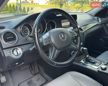 Мерседес Ц-Класс 2011 в Львове на Automoto.ua Черный Мерседес Ц-Класс, объемом двигателя 1.8 л и пробегом 129 тыс. км за 10800 $, фото 11 на Automoto.ua