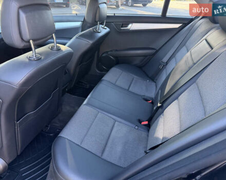 Мерседес Ц-Класс 2011 в Киеве на Automoto.ua Черный Мерседес Ц-Класс, объемом двигателя 1.8 л и пробегом 147 тыс. км за 12000 $, фото 25 на Automoto.ua