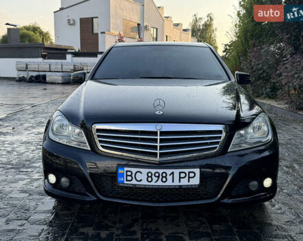 Мерседес Ц-Класс 2011 в Львове на Automoto.ua Черный Мерседес Ц-Класс, объемом двигателя 1.8 л и пробегом 129 тыс. км за 10800 $, фото 1 на Automoto.ua