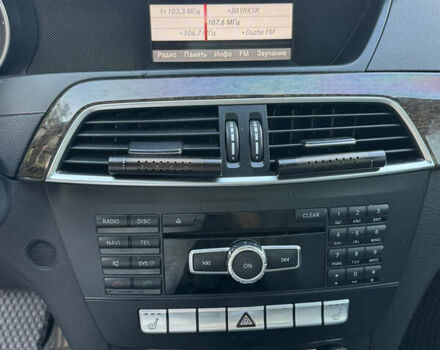 Мерседес Ц-Класс 2011 в Львове на Automoto.ua Черный Мерседес Ц-Класс, объемом двигателя 1.8 л и пробегом 129 тыс. км за 10800 $, фото 12 на Automoto.ua