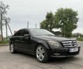Черный Мерседес Ц-Класс, объемом двигателя 2.1 л и пробегом 190 тыс. км за 9500 $, фото 1 на Automoto.ua