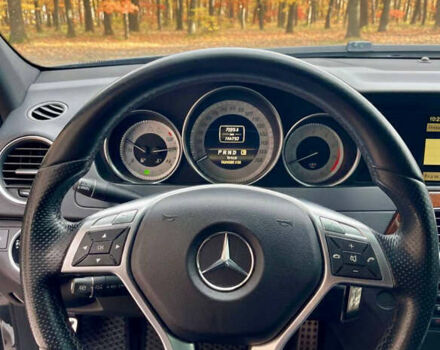 Черный Мерседес Ц-Класс, объемом двигателя 3 л и пробегом 105 тыс. км за 11555 $, фото 10 на Automoto.ua