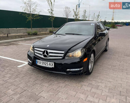 Черный Мерседес Ц-Класс, объемом двигателя 3 л и пробегом 105 тыс. км за 12000 $, фото 24 на Automoto.ua