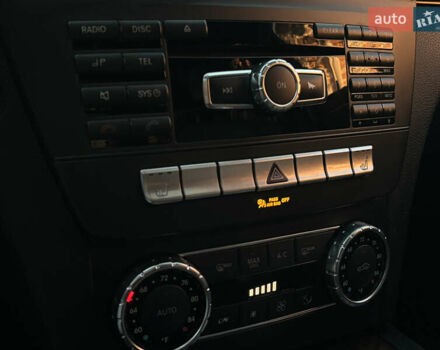 Чорний Мерседес Ц-Клас, об'ємом двигуна 1.8 л та пробігом 176 тис. км за 11999 $, фото 13 на Automoto.ua