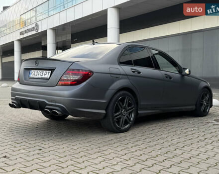 Чорний Мерседес Ц-Клас, об'ємом двигуна 3 л та пробігом 314 тис. км за 9900 $, фото 9 на Automoto.ua