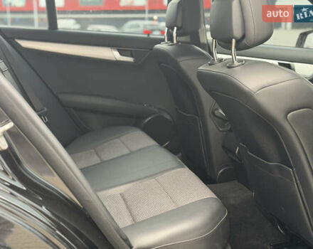 Черный Мерседес Ц-Класс, объемом двигателя 1.8 л и пробегом 147 тыс. км за 11950 $, фото 12 на Automoto.ua