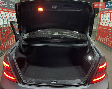 Черный Мерседес Ц-Класс, объемом двигателя 3 л и пробегом 314 тыс. км за 10500 $, фото 11 на Automoto.ua