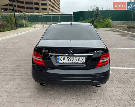 Черный Мерседес Ц-Класс, объемом двигателя 3 л и пробегом 105 тыс. км за 12000 $, фото 10 на Automoto.ua