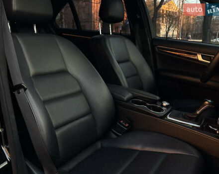 Чорний Мерседес Ц-Клас, об'ємом двигуна 1.8 л та пробігом 176 тис. км за 11999 $, фото 18 на Automoto.ua