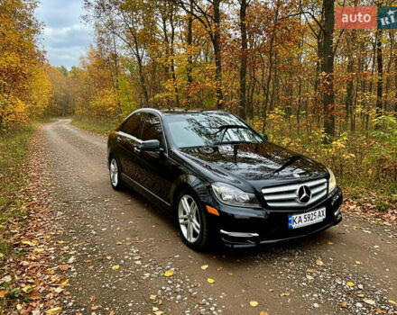 Черный Мерседес Ц-Класс, объемом двигателя 3 л и пробегом 105 тыс. км за 11555 $, фото 4 на Automoto.ua