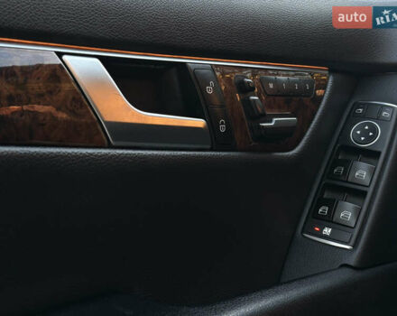 Чорний Мерседес Ц-Клас, об'ємом двигуна 1.8 л та пробігом 176 тис. км за 11999 $, фото 8 на Automoto.ua