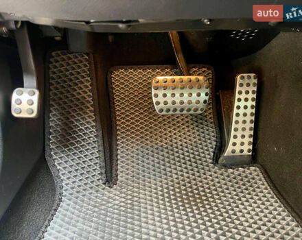 Черный Мерседес Ц-Класс, объемом двигателя 3 л и пробегом 105 тыс. км за 11555 $, фото 24 на Automoto.ua