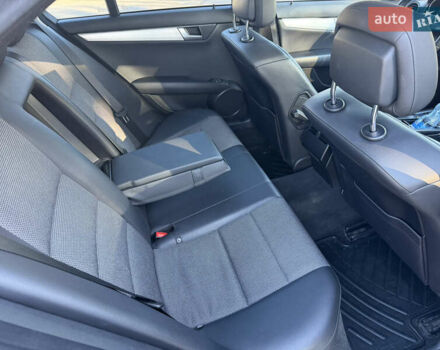 Мерседес Ц-Класс 2011 в Киеве на Automoto.ua Черный Мерседес Ц-Класс, объемом двигателя 1.8 л и пробегом 147 тыс. км за 12000 $, фото 33 на Automoto.ua