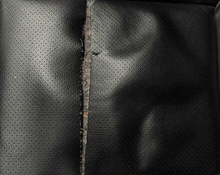 Черный Мерседес Ц-Класс, объемом двигателя 3 л и пробегом 314 тыс. км за 10500 $, фото 19 на Automoto.ua