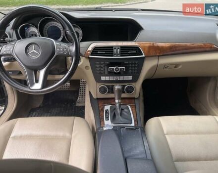 Мерседес Ц-Клас 2011 у Львові на Automoto.ua Чорний Мерседес Ц-Клас, об'ємом двигуна 1.8 л та пробігом 249 тис. км за 10500 $, фото 2 на Automoto.ua