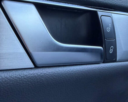 Мерседес Ц-Класс 2011 в Киеве на Automoto.ua Черный Мерседес Ц-Класс, объемом двигателя 1.8 л и пробегом 147 тыс. км за 12000 $, фото 38 на Automoto.ua