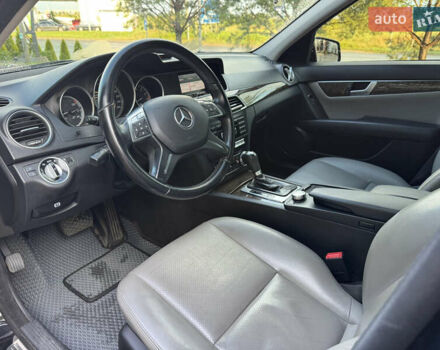 Мерседес Ц-Класс 2011 в Львове на Automoto.ua Черный Мерседес Ц-Класс, объемом двигателя 1.8 л и пробегом 129 тыс. км за 10800 $, фото 9 на Automoto.ua