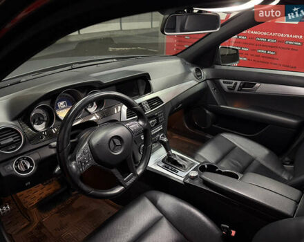 Черный Мерседес Ц-Класс, объемом двигателя 3 л и пробегом 314 тыс. км за 10500 $, фото 6 на Automoto.ua