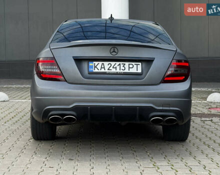 Чорний Мерседес Ц-Клас, об'ємом двигуна 3 л та пробігом 314 тис. км за 9900 $, фото 8 на Automoto.ua
