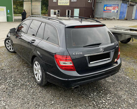 Чорний Мерседес Ц-Клас, об'ємом двигуна 2.2 л та пробігом 240 тис. км за 9900 $, фото 2 на Automoto.ua