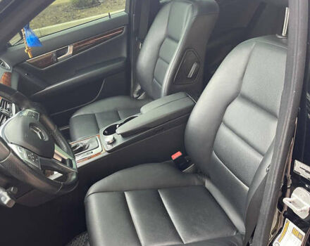 Чорний Мерседес Ц-Клас, об'ємом двигуна 3 л та пробігом 105 тис. км за 13000 $, фото 39 на Automoto.ua