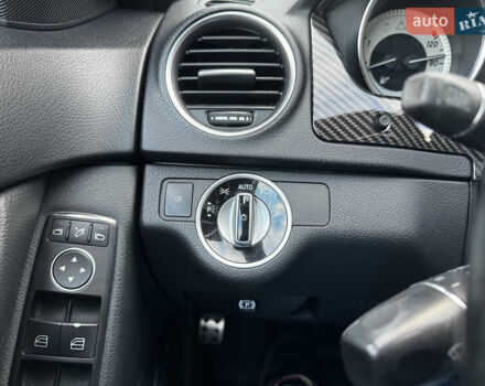 Чорний Мерседес Ц-Клас, об'ємом двигуна 3 л та пробігом 314 тис. км за 9900 $, фото 18 на Automoto.ua