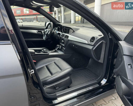 Чорний Мерседес Ц-Клас, об'ємом двигуна 3 л та пробігом 314 тис. км за 9900 $, фото 13 на Automoto.ua