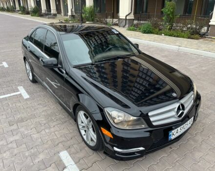 Черный Мерседес Ц-Класс, объемом двигателя 3 л и пробегом 105 тыс. км за 13400 $, фото 1 на Automoto.ua