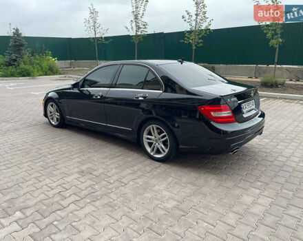 Черный Мерседес Ц-Класс, объемом двигателя 3 л и пробегом 105 тыс. км за 12000 $, фото 8 на Automoto.ua
