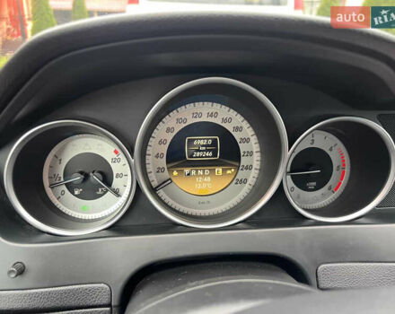 Чорний Мерседес Ц-Клас, об'ємом двигуна 2.14 л та пробігом 289 тис. км за 13000 $, фото 17 на Automoto.ua