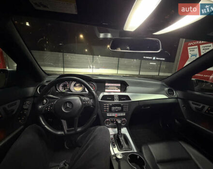 Черный Мерседес Ц-Класс, объемом двигателя 3 л и пробегом 314 тыс. км за 10500 $, фото 8 на Automoto.ua