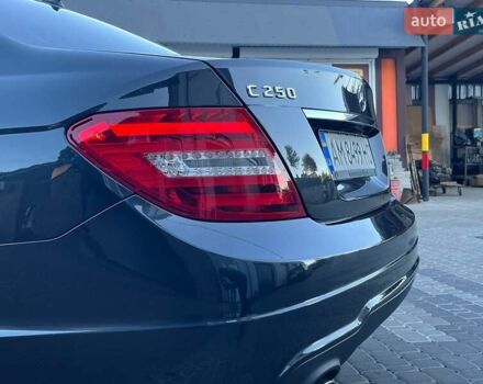 Черный Мерседес Ц-Класс, объемом двигателя 1.8 л и пробегом 243 тыс. км за 10900 $, фото 8 на Automoto.ua